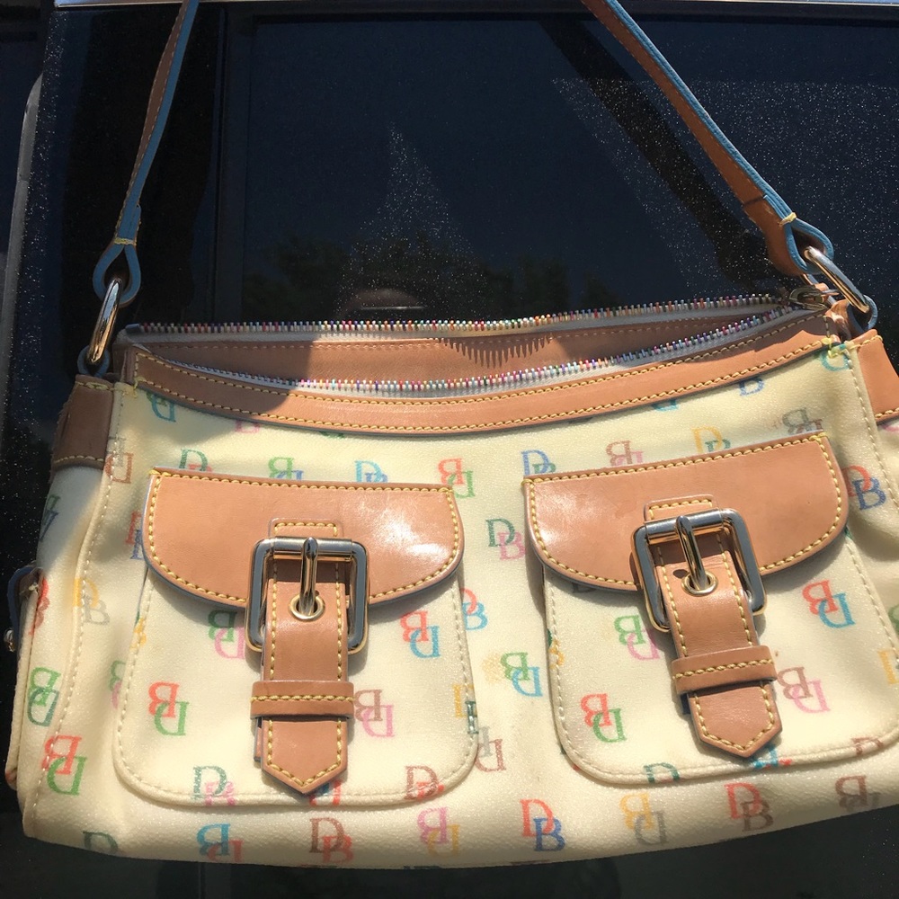 Authentic Dooney Bourke shoulder bag vintage